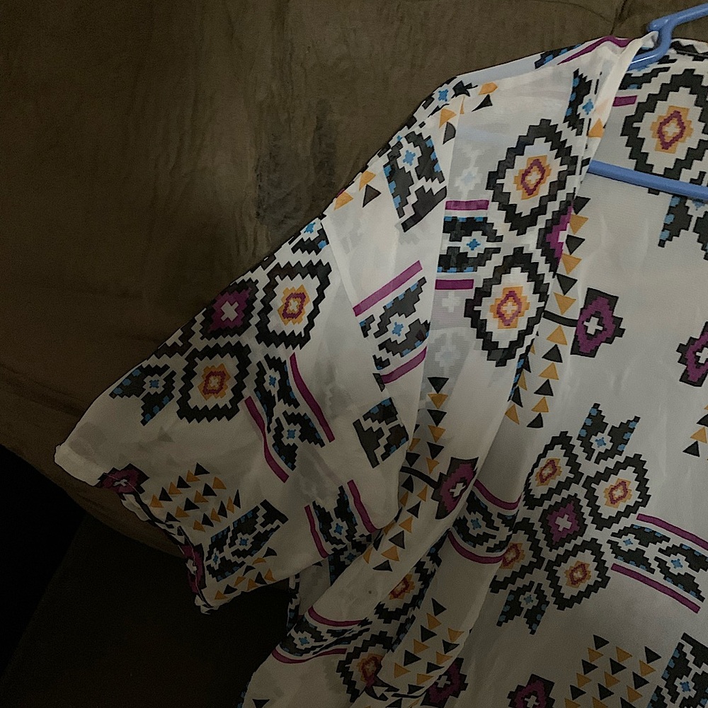 Colorful Spring Pattern Light Sweater - Picture 3 of 5